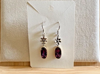 Lab Grown Color Change Sapphire Earrings in Sterling Silver - 14.25 ctw. Foto 1 de 4