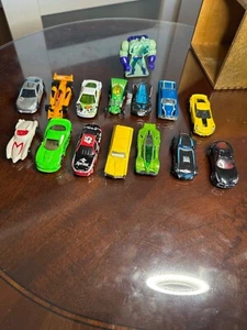 Set 14 Hot Wheels più altre auto pressofuse marche e disegni misti 61-32 - Foto 1 di 15