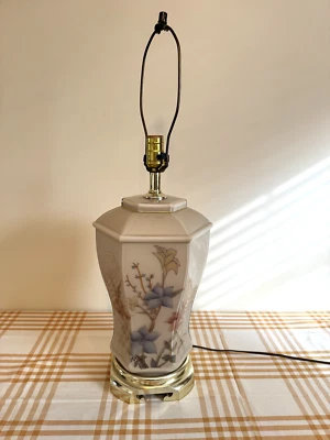 复古灯 - 米色带粉色和蓝色花朵 - 新奇水晶公司 — 第 1/4 张图片