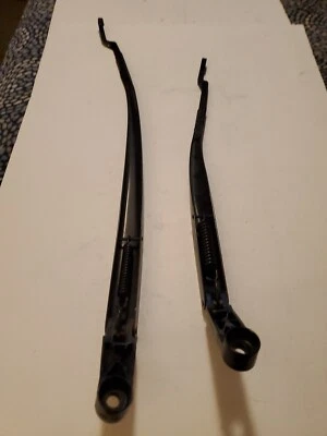 Brazos limpiaparabrisas izquierdo y derecho Scion XD 2008 2014 OEM 1 tiene pintura extraída Foto 1 de 4