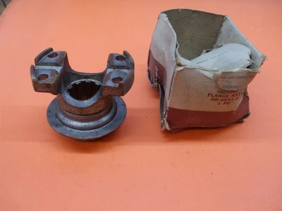 1949-55? Yugo piñón brida Ford Mercury junta en U nos 10 estrías AB-4851-A Foto 1 de 4