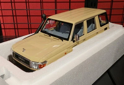 Almost Real 1/18 Toyota Land Cruiser J76 2017 Beige 870102 Serial No.1019 Coche - Imagen 1 de 4
