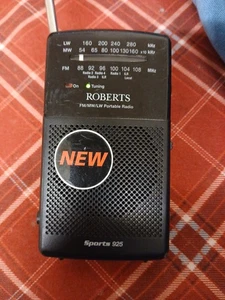 Roberts Sports 925 3-Band Battery Portable Radio FM/MW/LW Headphone Socket Black - Picture 1 of 4
