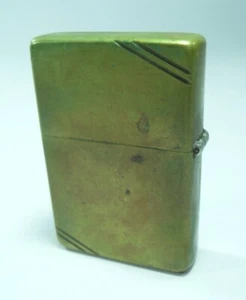 altes Zippo mit Ledertasche Messing Gehäuse Sturmfeuerzeug Benzinfeuerzeug - Bild 1 von 7