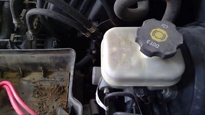 Cilindro maestro de freno usado se adapta a: Chevrolet Colorado 2005 grado A Foto 1 de 4