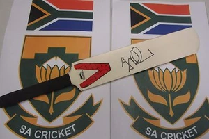 Jacques Kallis (South Africa) signed Slazenger (Red) mini cricket bat +COA - Picture 1 of 11