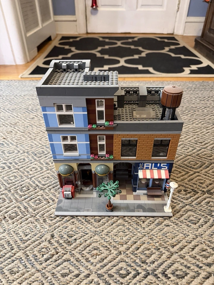 LEGO CREATOR: Oficina de Detectives (10246) Foto 1 de 3