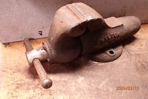 OLDER WILTON BULLET BENCH VISE FUNCTIONAL BUT HAS ISSUES - Picture 1 of 23