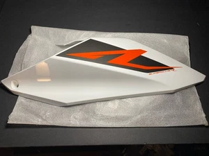 Ktm 1290 Superduke R 61608051000ABA - Fuel tank spoiler right white Oem 17-18 - Bild 1 von 6