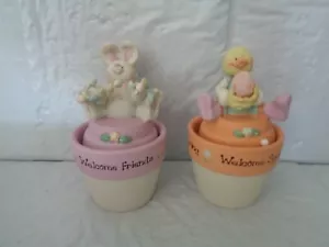 (2) Kerzentöpfe Ostern Hase & Küken - Neu - Welcome Spring & Friends - Bild 1 von 3