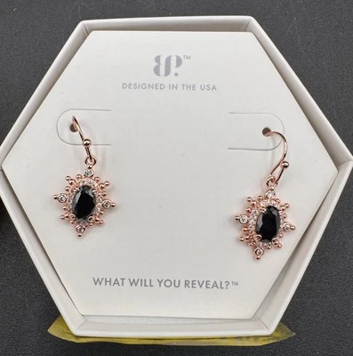 Bomb Party “Spread The Love Brincos Pendurados” Preto Ônix Zircônia Cúbica Ouro Rosa - Imagem 1 de 4