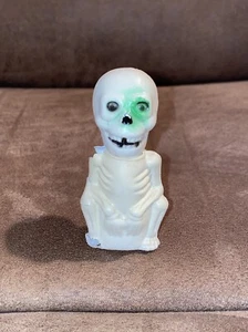 Vintage Skeleton Skull Halloween Plastic Candy Container Seasonal Decorative - Picture 1 of 6