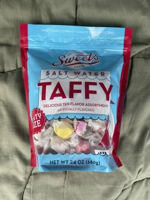 Caramelo envuelto individualmente de agua salada gourmet surtido de 24 onzas Foto 1 de 3