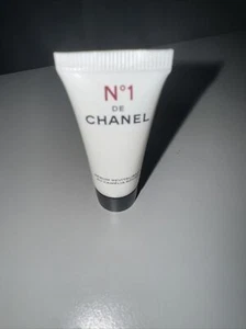 CHANEL N°1 DE CHANEL REVITALIZING SERUM 5ml Sample Size - Picture 1 of 2