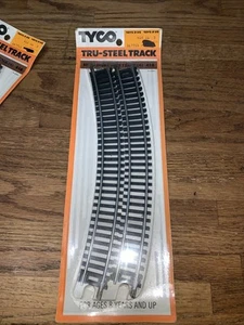 Tyco HO Scale Tru-Steel Model Train Track 18" Radius 4 Pack #418 NOS - Picture 1 of 2
