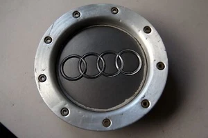 Raro Original OE AUDI 8D0601165K Gris Aleación Tapa Central Cubierta Tapa Buje - Imagen 1 de 4