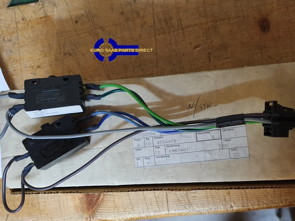 Saab 900 1994-1996 Soft Top Contact 4556478 - Image 1 of 1