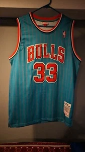 Mitchell & Ness Scottie Pippen Throwback XL 95-96 Chicago Bulls Alternate Jersey - Picture 1 of 4