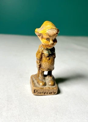 "Composición de madera de Pinocho vintage de 2"" de Multi Productions Chicago" Foto 1 de 4