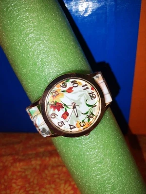 Женские часы - коричневый, красный, желтый и оранжевый цветочный узор и гибкий ремешок - Изображение 1 из 4