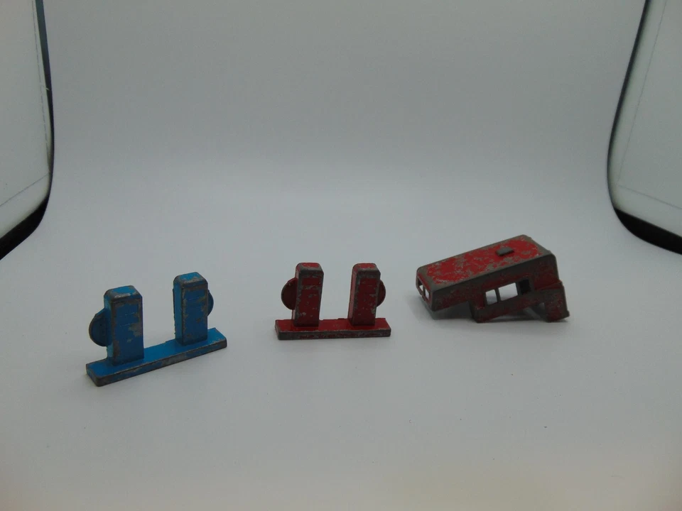 (3) Bombas de gas Midgetoy vintage rojas y azules con remolque para caballos rojo superior rojo EE. UU. Foto 1 de 4