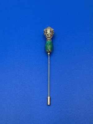 Corona Verde Piedra Palo Pin Solapa Sombrero Prendedor Tono Plata Filigrana Joyería Foto 1 de 4
