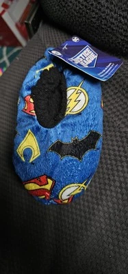 Zapatillas Justice League - Peluche suave con agarre antideslizante | DC Comics Foto 1 de 2