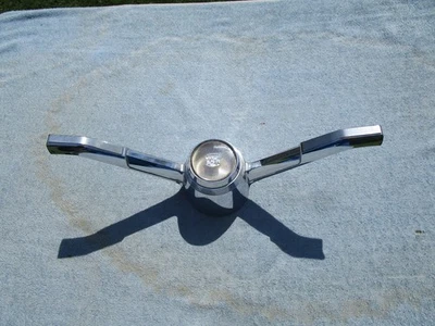 Cadillac 1965 1966 volante bocina barra y tapa de botón Foto 1 de 4