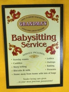 Big 28x40 cm GRANDMA BABYSITING SERVICE Retro Garage Tin Metal Sign Man Cave Bar - Foto 1 di 1