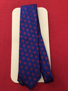 CHARLES TYRWHITT Blue Silk Tie w/ Red Diamond Shapes 3.75/56 Made in UK EUC - Picture 1 of 12