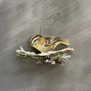 Bradford Exchange Winter Garden Feathered Friends Bird Ornament Goldcrest - Picture 1 of 3