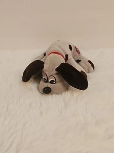 Peluche Pound Puppies 7" recién nacido gris con manchas marrones - Imagen 1 de 6
