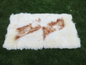 ECHTER NATUR ÖKO SCHAFFELLTEPPICH PATCHWORK TEPPICH FELL 160 X 95 CM WEIß BRAUN - Bild 1 von 1