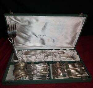 Christofle: Service de table  27 pièces en métal argenté, rubans croisés ! 