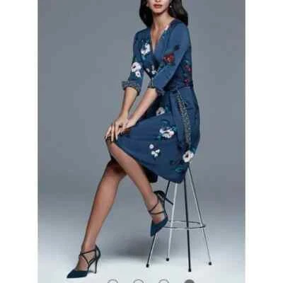 Vestido WHBM M Mediano Reversible 2 por 1 Azul Floral Elastizado Carrera Iglesia Foto 1 de 4