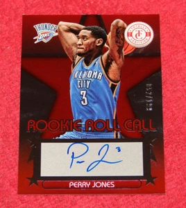 PERRY JONES THUNDER 2012-13 KOMPLETT ZERTIFIZIERT ROOKIE ROLL CALL ROT AUTO (OK261) - Bild 1 von 1