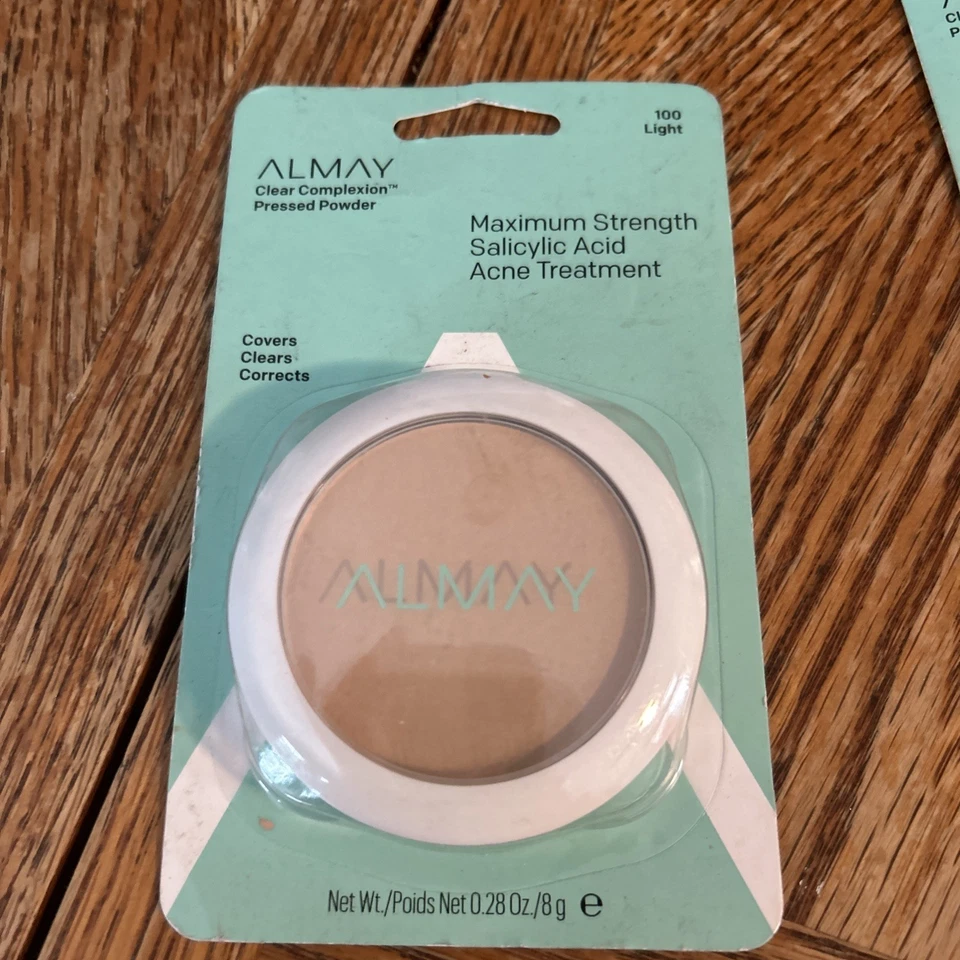 Almay 100 LIGHT Clear Complexion Pressed Powder with Acne Treatment -0.28oz/8g - Image 1 of 1