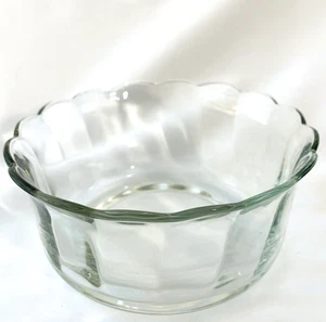 Clear Glass Bowl With Scalloped Edge By Anchor Hocking 2.5 x 5.5 - Picture 1 of 5