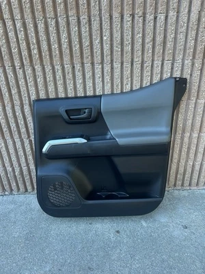 2020 Toyota Tacoma с двойной кабиной правая сторона пассажирская задняя дверь внутренняя отделка панель отделка 17AD - Изображение 1 из 4