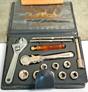 Vintage Award 16 Piece Carry All Tool Set w Mini Ratchet Wrench 1970's Hong Kong - Picture 1 of 11