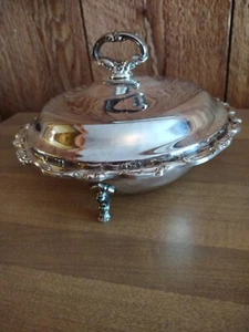 Silver Plated Vintage WM Rogers Bowl with Cover 10” Diameter and 6” High Pyrex - Picture 1 of 10