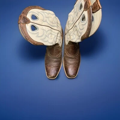 Bota ocidental feminina Ariat couro marrom/creme cowgirl tamanho 8,5 B - Imagem 1 de 4