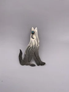 Broche de lobo aullador turquesa nativa D Lucas de plata de ley (6,88 g) - Imagen 1 de 8