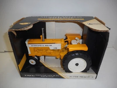 Trator de brinquedo Ertl 1/16 Minneapolis Moline G-750 novo na caixa - Imagem 1 de 4