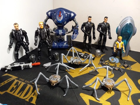 Lot of 6: 1997 Trendmasters Lost in Space Action Figures & Accessories Cover