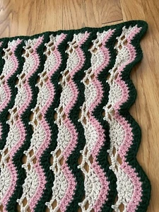 1970's Handmade Afghan Blanket pink white green Slice Scallop Pattern 46x65 - Picture 1 of 6