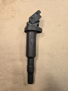 BMW Bosch Ignition Coil 0221504470 - Picture 1 of 7