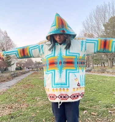 Chaqueta de alpaca hecha a mano, cruz blanca del suroeste hecha a mano por manos indígenas Foto 1 de 3