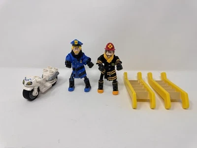Lote de figuras flexibles de héroes cotidianos KidKraft policía bombero motocicleta Foto 1 de 4