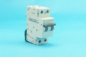 GE 674637 G62C16 circuit breaker C16A 6 kA 2-pole - Picture 1 of 3